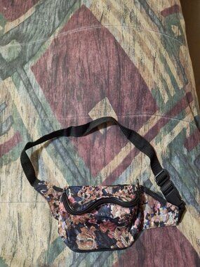 Floral Pattern Belt Bag / Fanny Pack – Multi-Zip Crossbody Bag